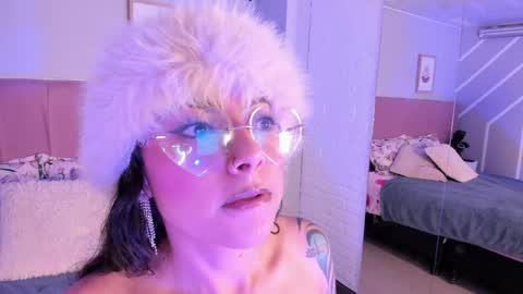 Violeta online show from June 5, 6:35 pm