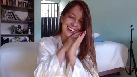 Snapshot of violeta_peter69 chatting on September 28, 9:46 pm Violeta Peter online show from September 28, 9:46 pm