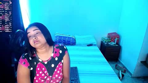 violeta_rouses online show from November 6, 8:45 pm