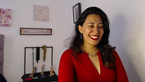 violeta_scott_ online show from May 1, 1:16 pm