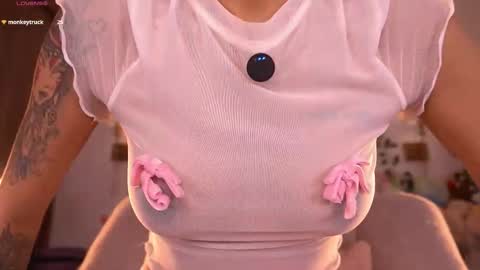 violeth___ online show from December 18, 1:17 pm