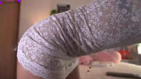 violeth___ online show from May 11, 12:01 pm