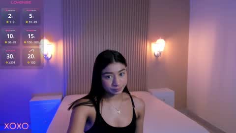 V I O L E T online show from March 2, 12:32 pm