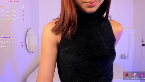 V I O L E T online show from December 10, 1:44 pm