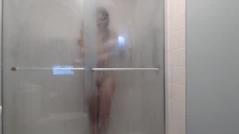 Violet Hooper online show from January 14, 8:06 pm