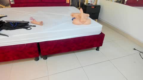 Violet Rose online show from November 7, 8:55 pm