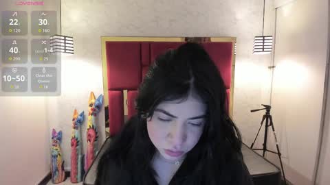 Snapshot of violetsmith_3 chatting on October 12, 11:47 am Violeta online show from October 12, 11:47 am