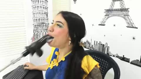 violett_collinss online show from June 6, 1:33 am