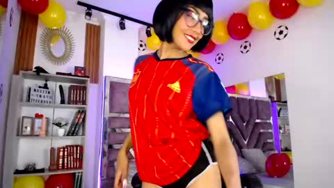 Violet online show from June 12, 11:31 am