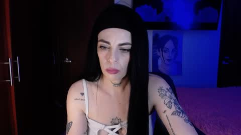 violett  Independent model online show from December 2, 4:42 am