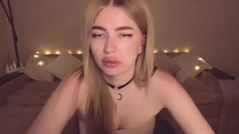ViolettaOtis online show from July 28, 5:02 pm