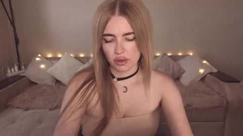 ViolettaOtis online show from July 28, 3:43 pm