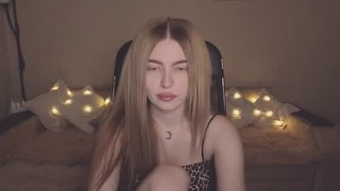 ViolettaOtis online show from December 4, 4:39 pm