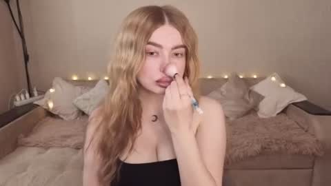 ViolettaOtis online show from June 15, 12:41 pm