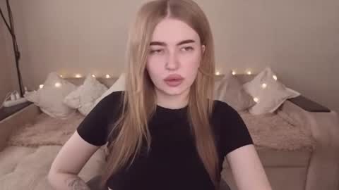 ViolettaOtis online show from July 5, 12:01 pm