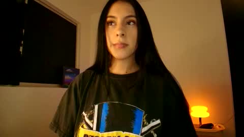 Violetta....Follow me in Twitter... online show from December 15, 4:41 am