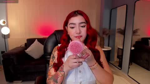 Violett Castel online show from October 27, 7:14 pm