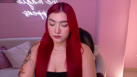 Violett Castel online show from December 2, 6:17 pm