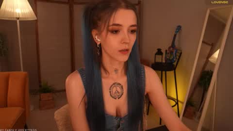 violettessa online show from October 22, 11:56 am