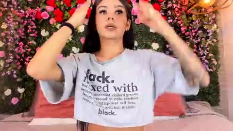 Violett online show from June 25, 5:51 pm