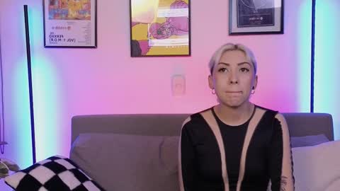 Snapshot of violettgrey_ chatting on October 11, 12:48 am Violet online show from October 11, 12:48 am