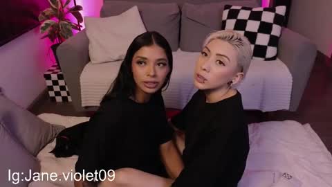 Snapshot of violettgrey_ chatting on October 2, 12:20 am Violet online show from October 2, 12:20 am