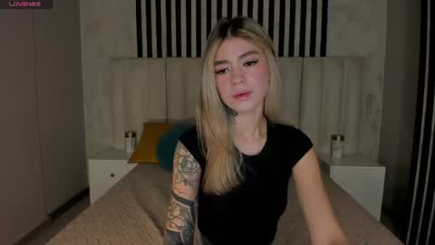 Violett  online show from June 17, 10:31 am