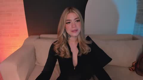 Violett  online show from July 16, 10:29 am