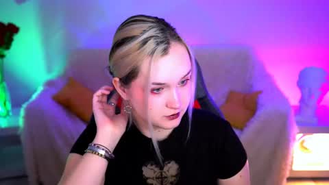 Violett online show from June 2, 8:16 am