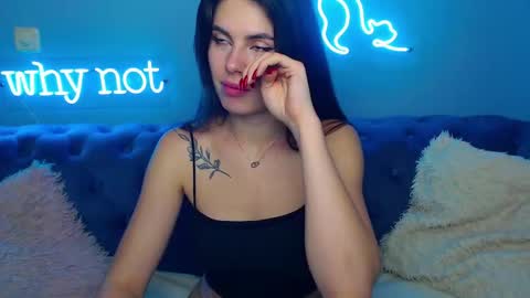 viollinalv online show from November 11, 10:39 am