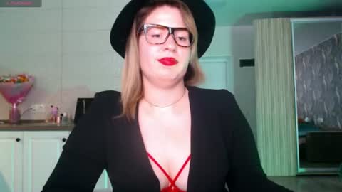 vip sweetness online show from July 9, 1:37 pm