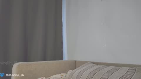  Lily  online show from January 14, 4:47 am