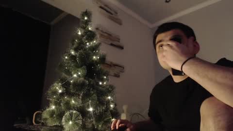 Snapshot of virgil____ chatting on December 15, 4:48 pm virgil____ online show from December 15, 4:48 pm