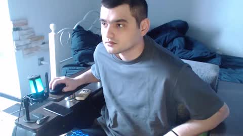 Snapshot of virgil____ chatting on February 27, 8:24 am virgil____ online show from February 27, 8:24 am