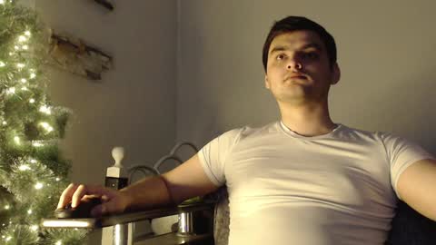 Snapshot of virgil____ chatting on December 21, 12:27 pm virgil____ online show from December 21, 12:27 pm