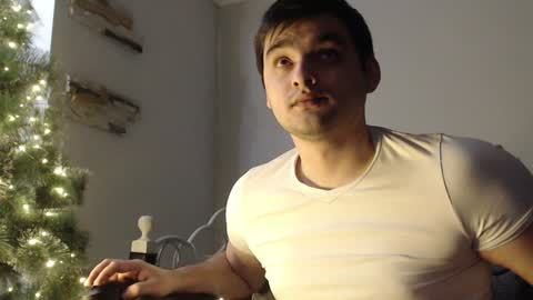 Snapshot of virgil____ chatting on December 21, 10:40 pm virgil____ online show from December 21, 10:40 pm