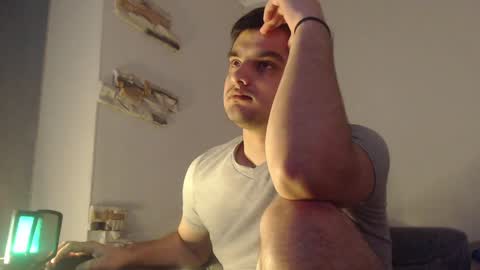 Snapshot of virgil____ chatting on December 4, 6:27 am virgil____ online show from December 4, 6:27 am