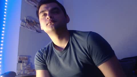 Snapshot of virgil____ chatting on December 6, 3:02 am virgil____ online show from December 6, 3:02 am