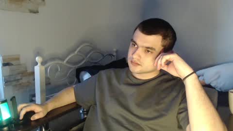 Snapshot of virgil____ chatting on February 28, 4:21 am virgil____ online show from February 28, 4:21 am