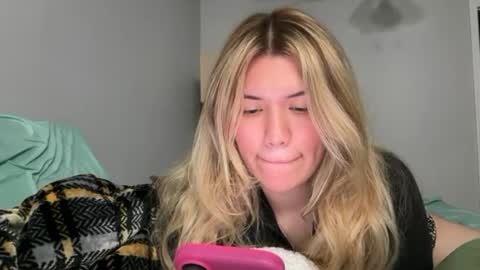 Virgngirl online show from June 14, 2:00 am