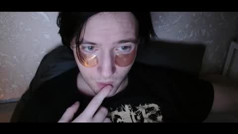 vitiligoboyy online show from February 13, 1:09 am