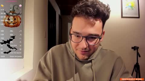 Vito Ferrer online show from October 12, 9:35 am