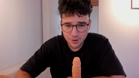 Vito Ferrer online show from October 14, 12:08 pm