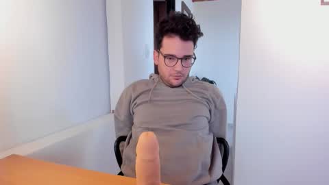 Vito Ferrer online show from October 15, 12:17 pm