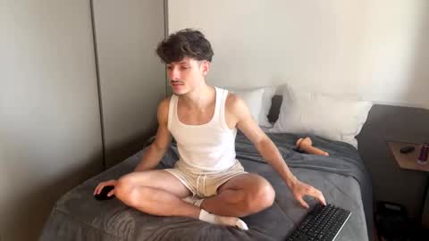 vitoraugustoxxx online show from October 14, 11:46 am