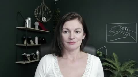 Vivian online show from June 19, 9:37 am