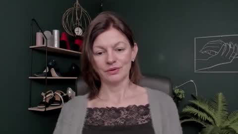 Vivian online show from November 24, 8:02 am