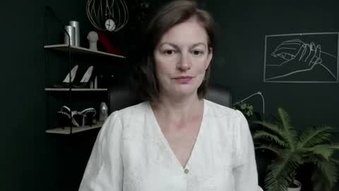 Vivian online show from August 3, 6:26 am