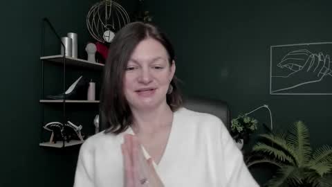 Vivian online show from February 17, 7:51 am