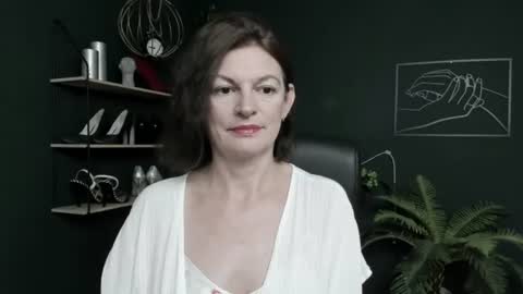 Vivian online show from July 31, 7:42 am
